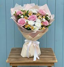 Букет цветов из:  Гвоздики, Орхидеи и Розы в Клетне