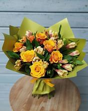 Букет цветов из:  Альстромерии и Розы в Клетне