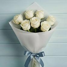 Букет 7 Белых роз Эдлесс Лав в Клетне
