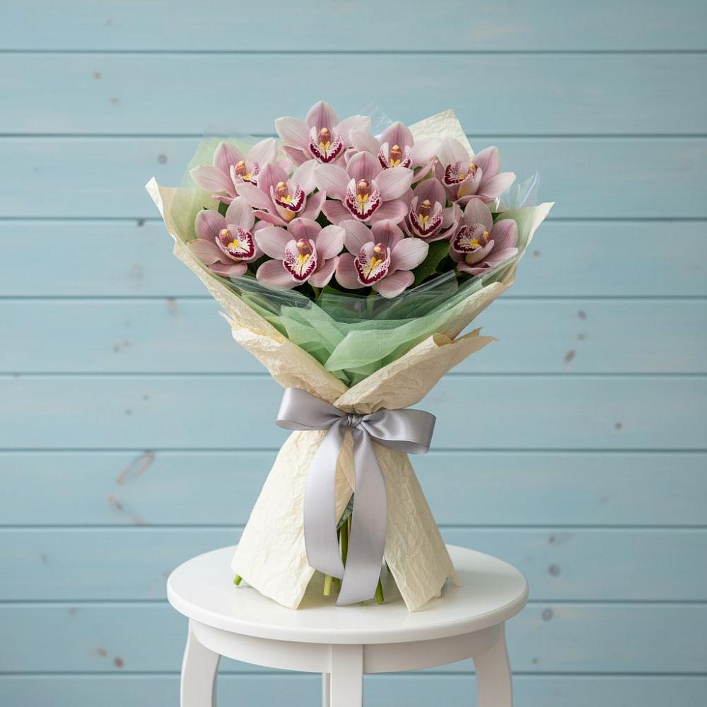 Букет цветов из: Орхидеи и Розы в Клетне