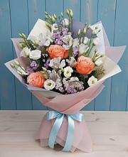 Букет цветов из:  Лизиантусы, Розы, Альстромерии и Гипсофила в Клетне