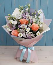 Букет цветов из:  Лизиантусы, Розы, Альстромерии и Гипсофила в Клетне