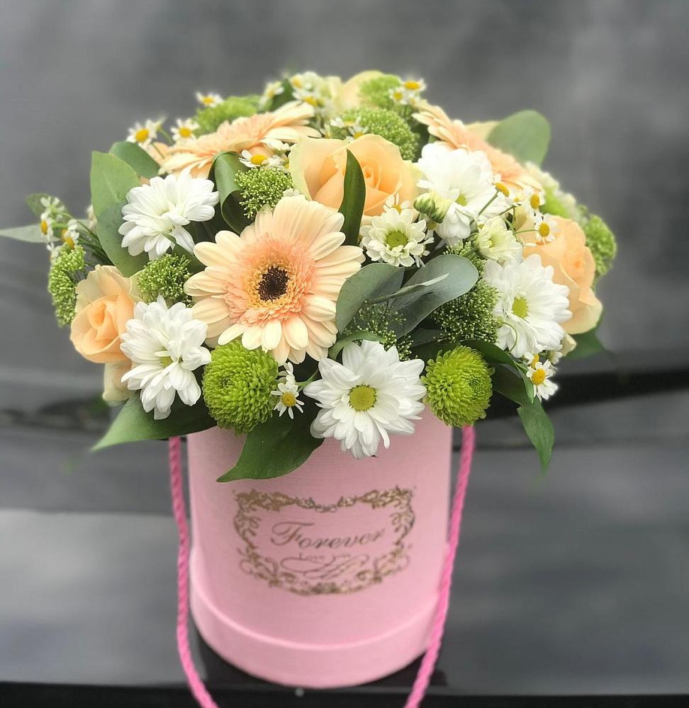 Цветочная композиция из Розы, Герберы и Хризантемы в шляпной коробке в Клетне