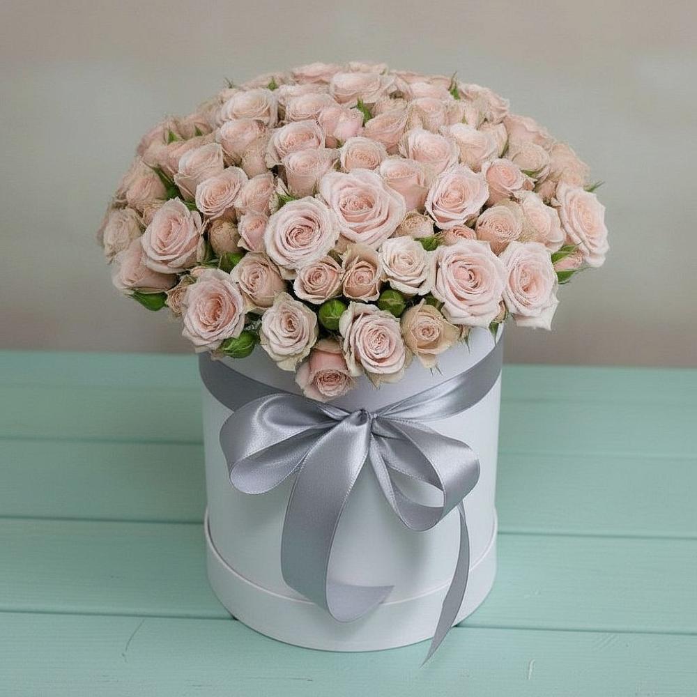 Цветочная композиция из Розы в шляпной коробке в Клетне